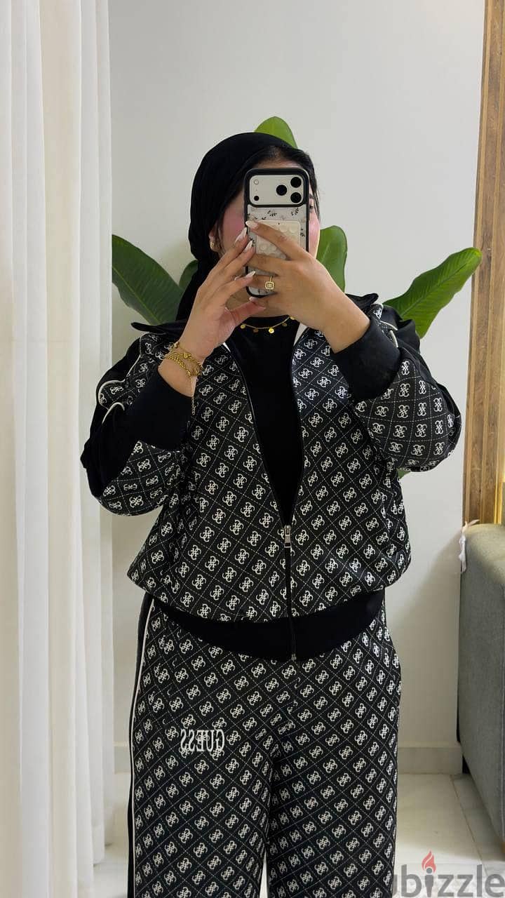 سوت GUESS 2