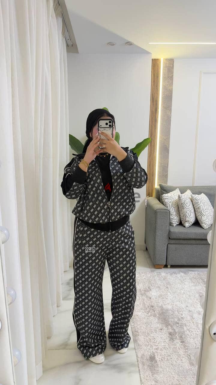 سوت GUESS 3
