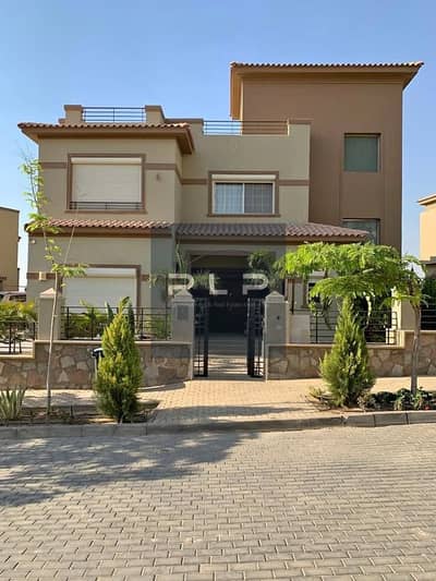 فيلا استاندالون ريسيل متشطبة بالكامل للبيع جاهزة للستلام والمعاينة برايم لوكيشن في كمبوند بالم هيلز قطامية PK1 التجمع الخامس الجولدن سكوير بفيو مميز