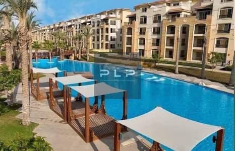 شقة ريسيل متشطبة بالتكيفات للبيع بفيو مميز علي بول برايم لوكيشن في كمبوند ستون ريزيدنس  Stone Residence بالتجمع علي طريق الدائري مباشرة