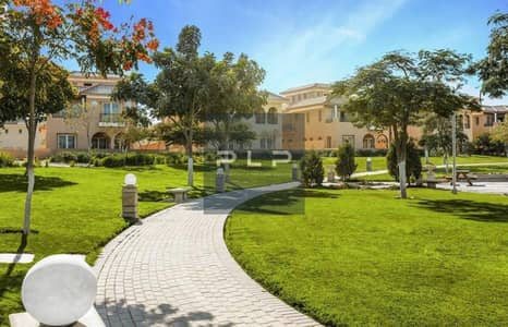 Standalone villa for sale in Hyde Park - Immediate occupancy, prime location with landscape and sea views, ready for immediate handover.