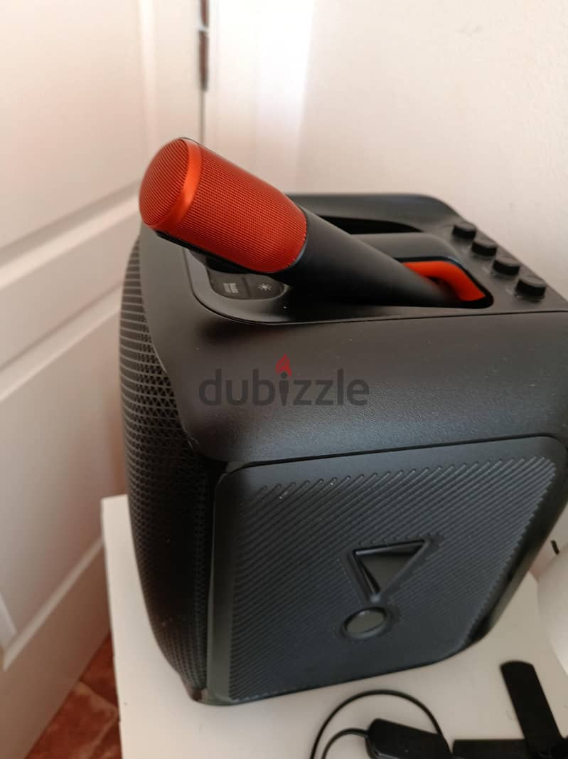 JBL PartyBox Encore 100W with Wireless Microphone 1
