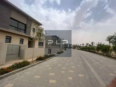 Standalone villa for sale in Swan Lake Residence, Type D, ready for immediate occupancy, directly on Green Spine. Standalone villa for sale in Swan Lake Residence, Type D, ready for immediate occupancy, directly on Green Spine.