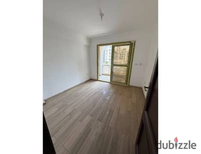 For sale: 130 m, 3-bedroom apartment in a prime location within  Janna October compound, at special price with premium finishing, directly from owner