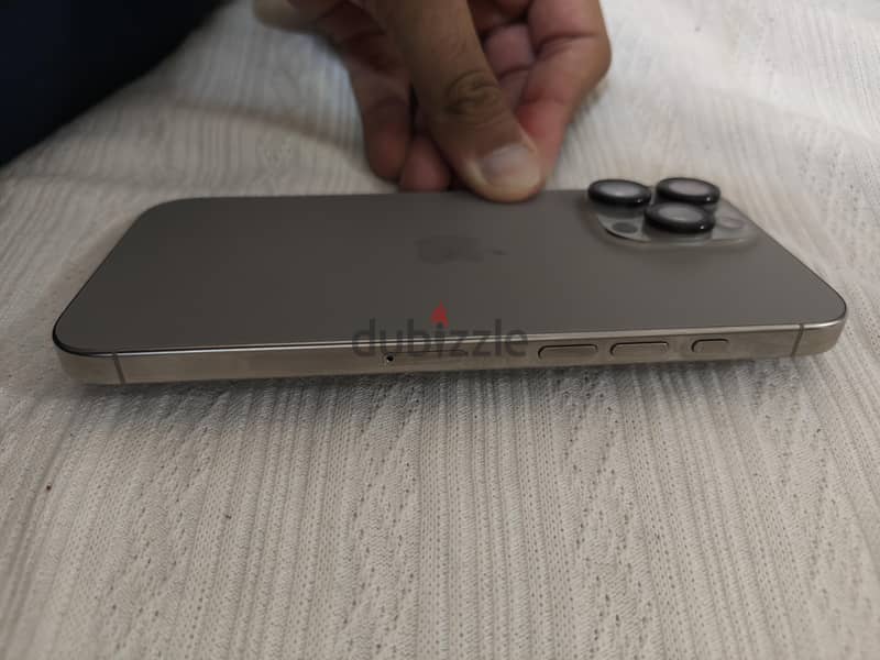Apple - iPhone 16 Pro Max 8