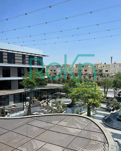 محل 360م للإيجار في Palmet Mall بواجهة كبيرة على Palm Hills Boulevard وموقع تجاري مميز