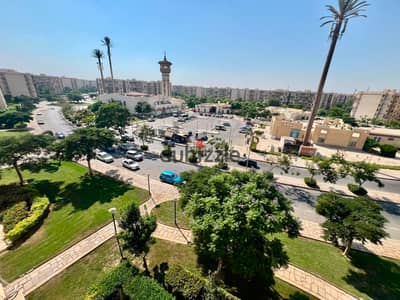 شقة للبيع كاش في مدينتي بتشطيبات ألترا سوبر لوكس في B6 مساحة 143م بأفضل لوكيشن علي جاردن فيو ومنطقة الخدمات الخاصة بالمرحلة بإتجاه بحري صريح Madinaty