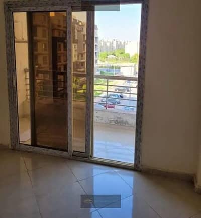 شقة مميزة للبيع دور متكرر داخل | كمبوند دار مصر الحي 16 - الشيخ زايد