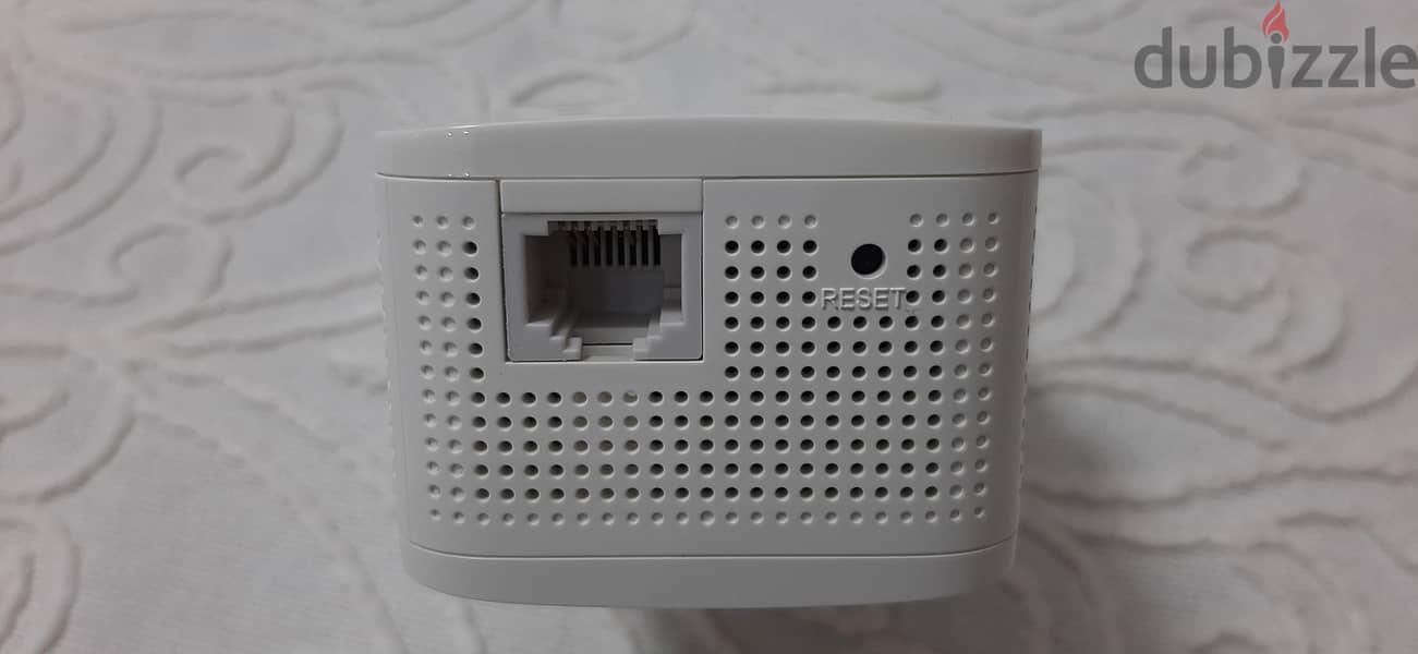 TP Link Mesh WiFi Extender RE305 AC1200 2