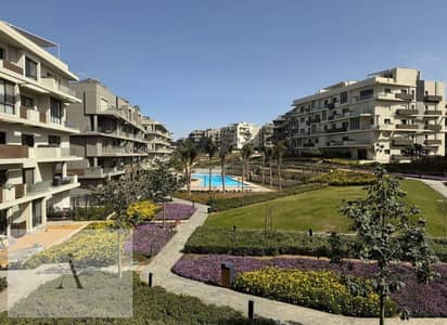 شقة ارضي بجاردن للإيجار في سوديك فيليت مباشرة على حمام السباحة بالتكيفات و المطبخ