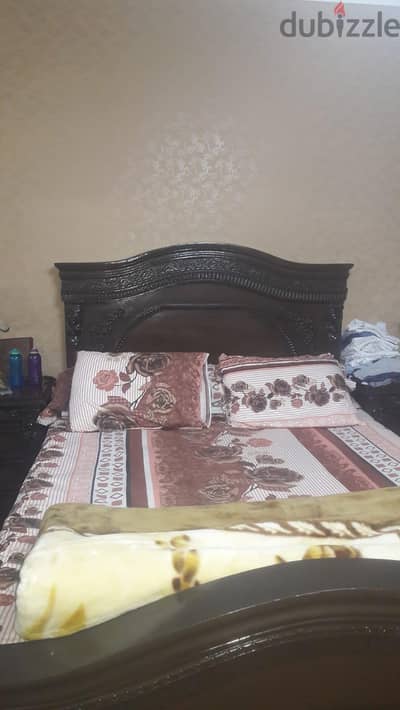 غرفه نوم وغرفه سفره للبيع