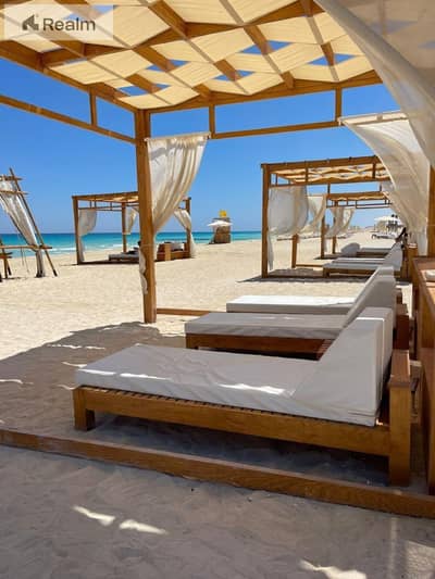 On the sea view, receive your unit and pay 8 years in installments in Ras El Hikma with Hyde Park