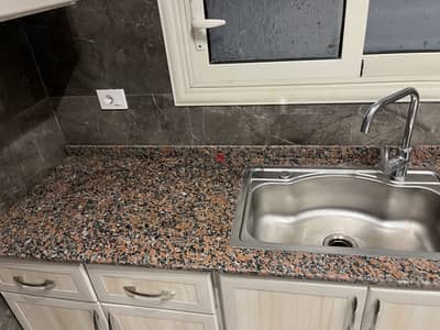مطبخ بحاله جديده استخدام خفيف