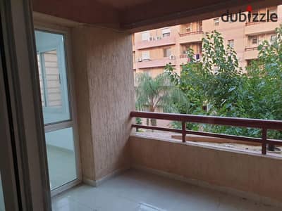 For lovers of distinction and sophistication, a fantastic apartment for rent in Al-Rehab 1, 120 m², 2 bedrooms and 2 bathrooms, on the second floor with an elevator, special view. It is available with a kitchen, heater, and natural gas.