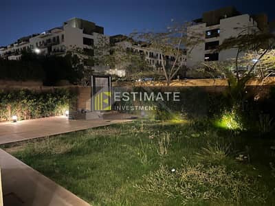 Semi-furnished apartment with a garden for rent in Eastown