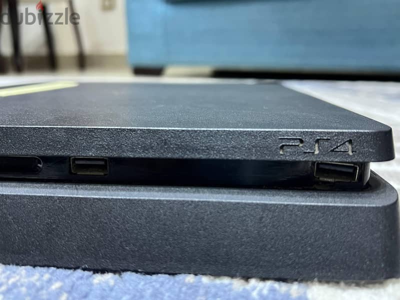 Ps4 slim 1