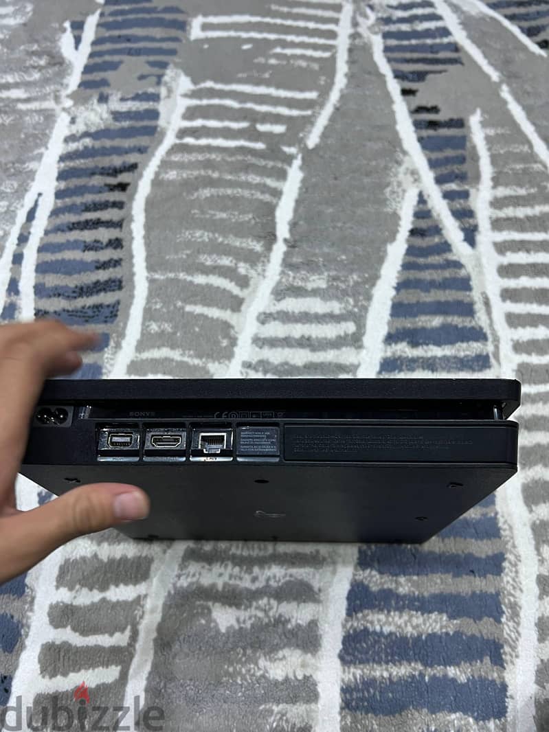 Ps4 slim 2