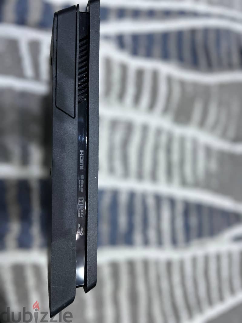 Ps4 slim 4
