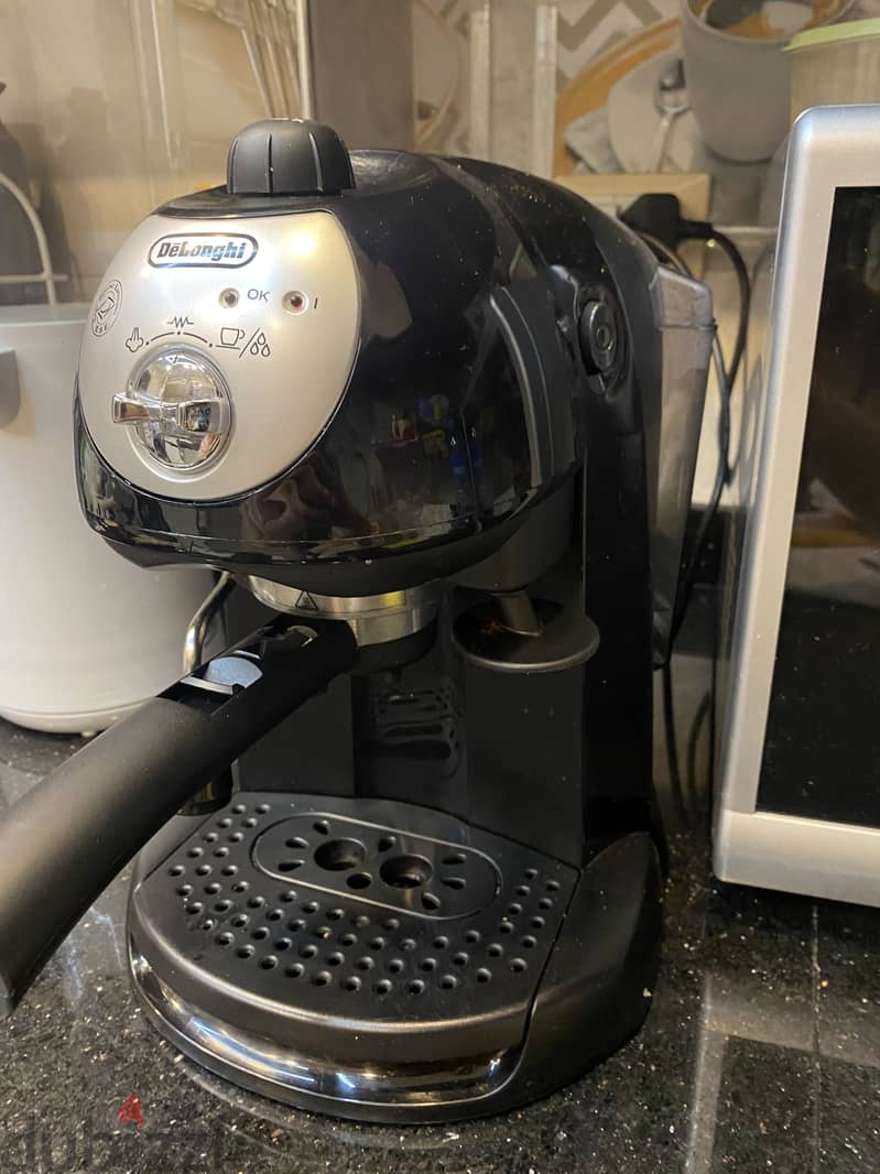 Delonghi Coffee machine 1