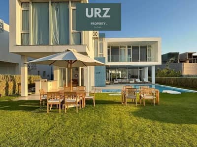 فيلا استاندالون موقع وفيو  fully seaview علي البحر مجهزة بالكامل مع بخصم 30 % من سعرها و الباقي اقساط بالقرب من سي شور وسول جون مراسي للبيع