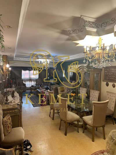 Owner Sale: 170m² apt, 2nd flr, reg. , 4-pc rec, 3 beds (1 master), 3 baths, 2 elevators. Panoramic street view. 5.35M EGP.