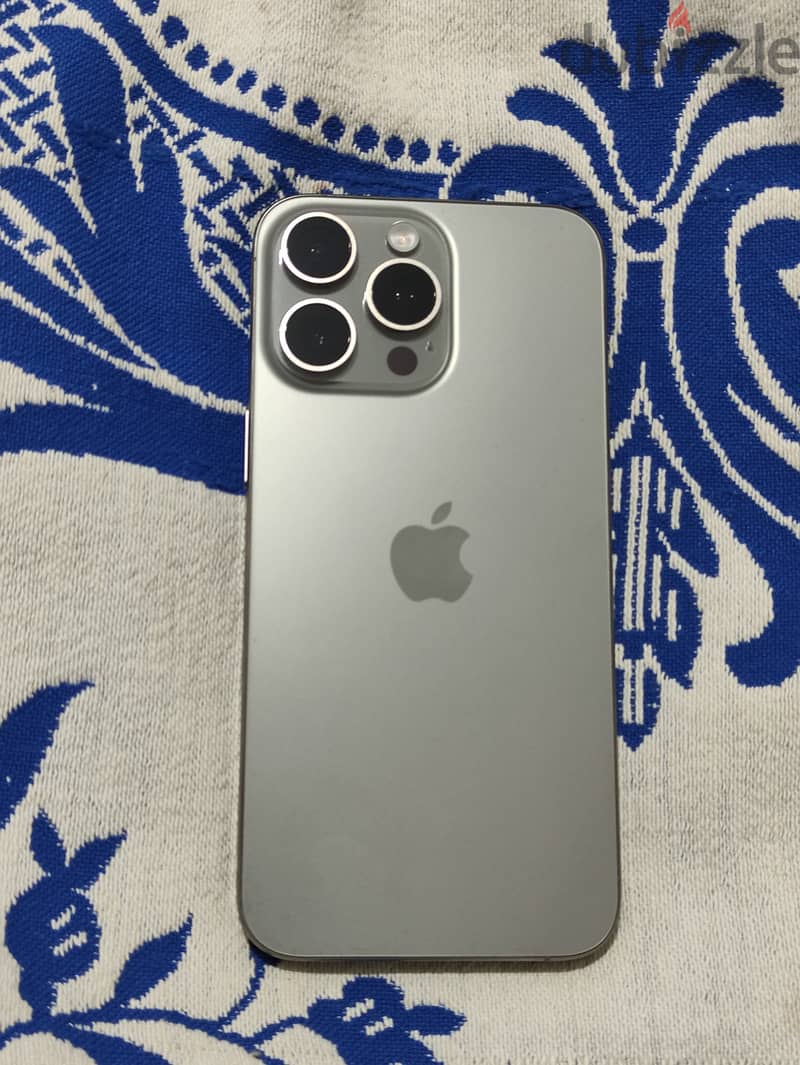 Apple - iPhone 15 Pro Max 3