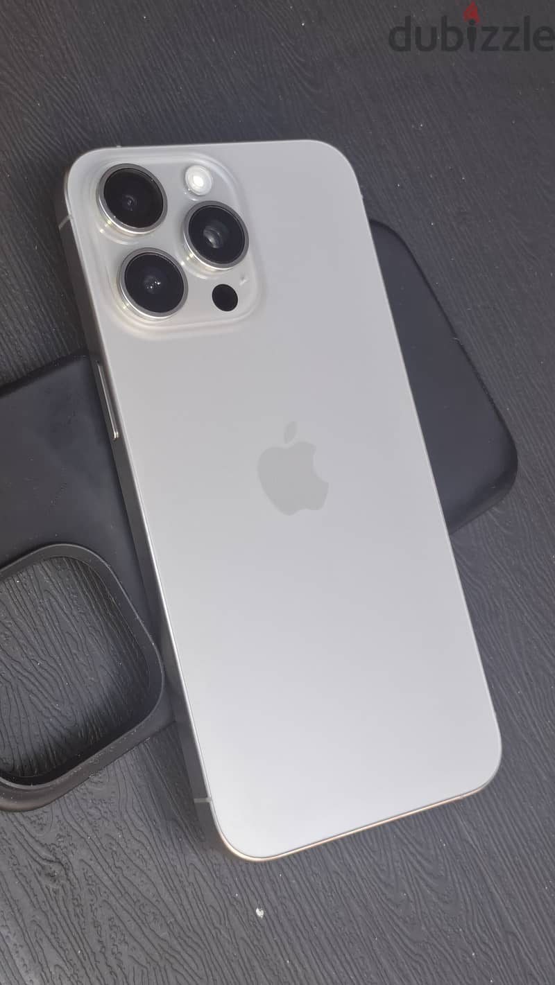 Apple - iPhone 15 Pro Max 8