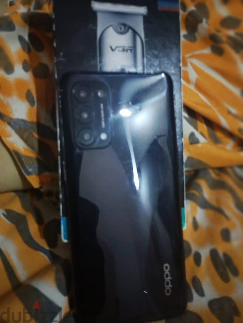 OPPO Reno6 7