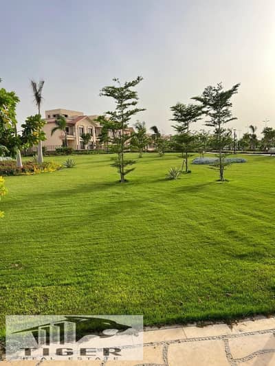 For sale, a detached villa in Madinaty with a larger wide garden, Model D3