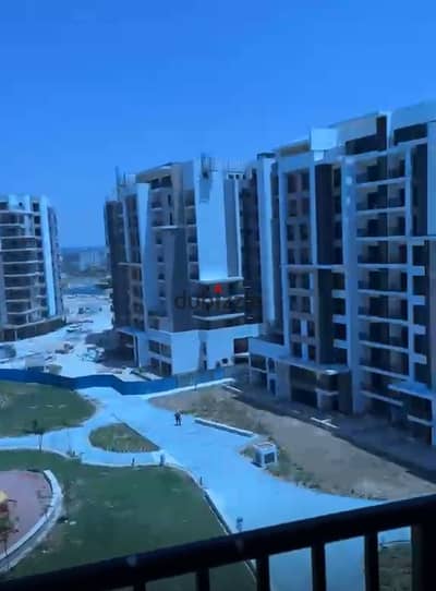 شقة للايجار بالمطبخ والتكييفات كمبوند زد وست الشيخ زايد