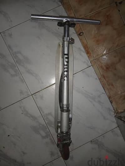 سكوتر حديد لاطفال بحاله جيده