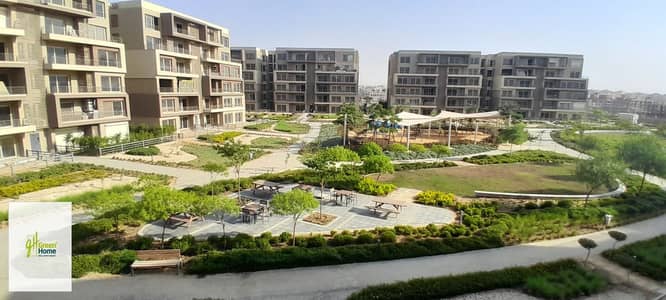 شقة   للايجار استلام  فوري متشطبة بالكامل   في كمبوند  بالم هيلز القاهرة الجديدة