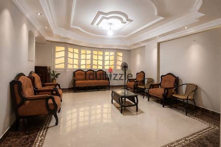 شقة للبيع بمدينة نصر - دور تالت أسانسير - الدور شقتين - العمارة خمس أدوار - مباني سنة 2010