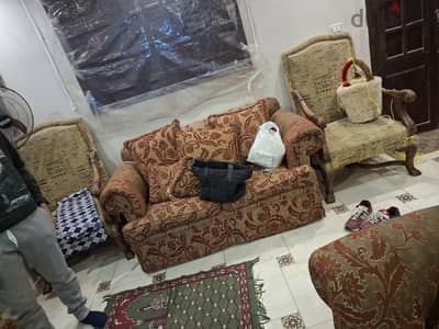انتريه ٢ كنبه و٤ كراسي و ٣ ترابيزه ب ٣٠٠٠