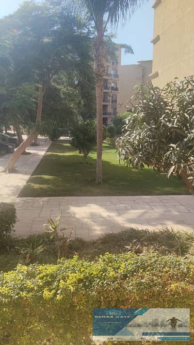 شقه للبيع بالمطبخ والتكييفات  بمدينه الرحاب بالمرحله التاسعه فيو وايد جاردن دور ارضي بدون حديقه  بجوار افنيو مول  ومنطقه المطاعم المفتوحه   مساحه155 م
