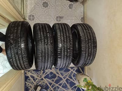 225 / 55 R 18 اربع ايطارات ميشلان بحالة جيدة جدا