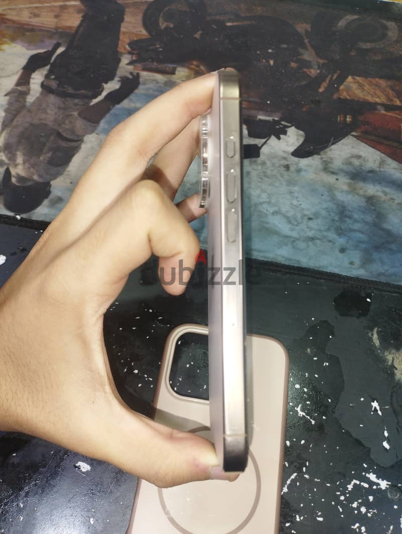 آبل - آيفون 16 برو 2