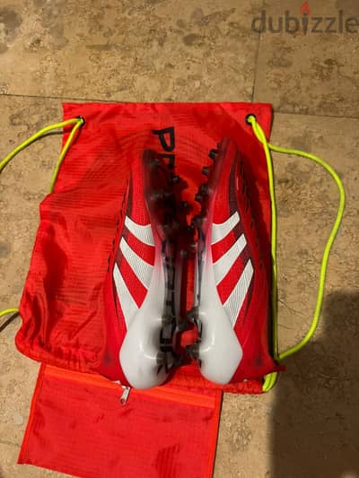 Predators Elite Laceless Artificial Grass Cleats