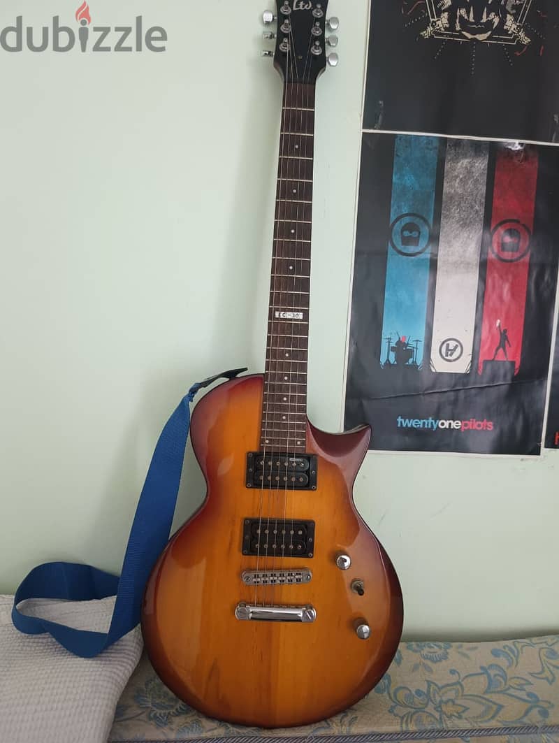 ESP LTD EC-10 Electric Guitar - With Soft Case, Capo and Cable 1