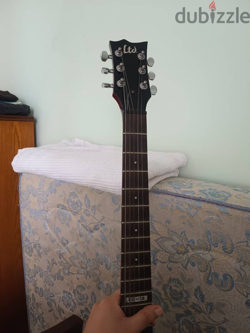 ESP LTD EC-10 Electric Guitar - With Soft Case, Capo and Cable 5
