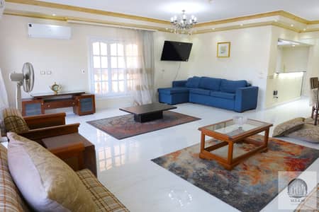 Furnished apartment in the Fifth Settlement, next to Saudi, second floor, elevator, 220 sq m, 3 bedrooms and 3 bathrooms, hotel-style furnishings, ful