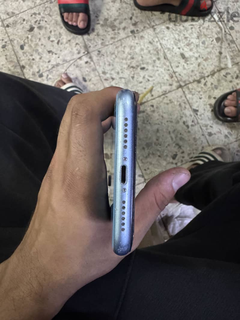 Apple - iPhone XR 1