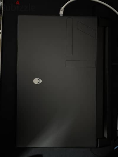 Aleinware m17 r2