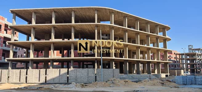 شقة للبيع 245 متر بانوراما يمين في F92 الحي الخامس على محور بن زايد الشمالي