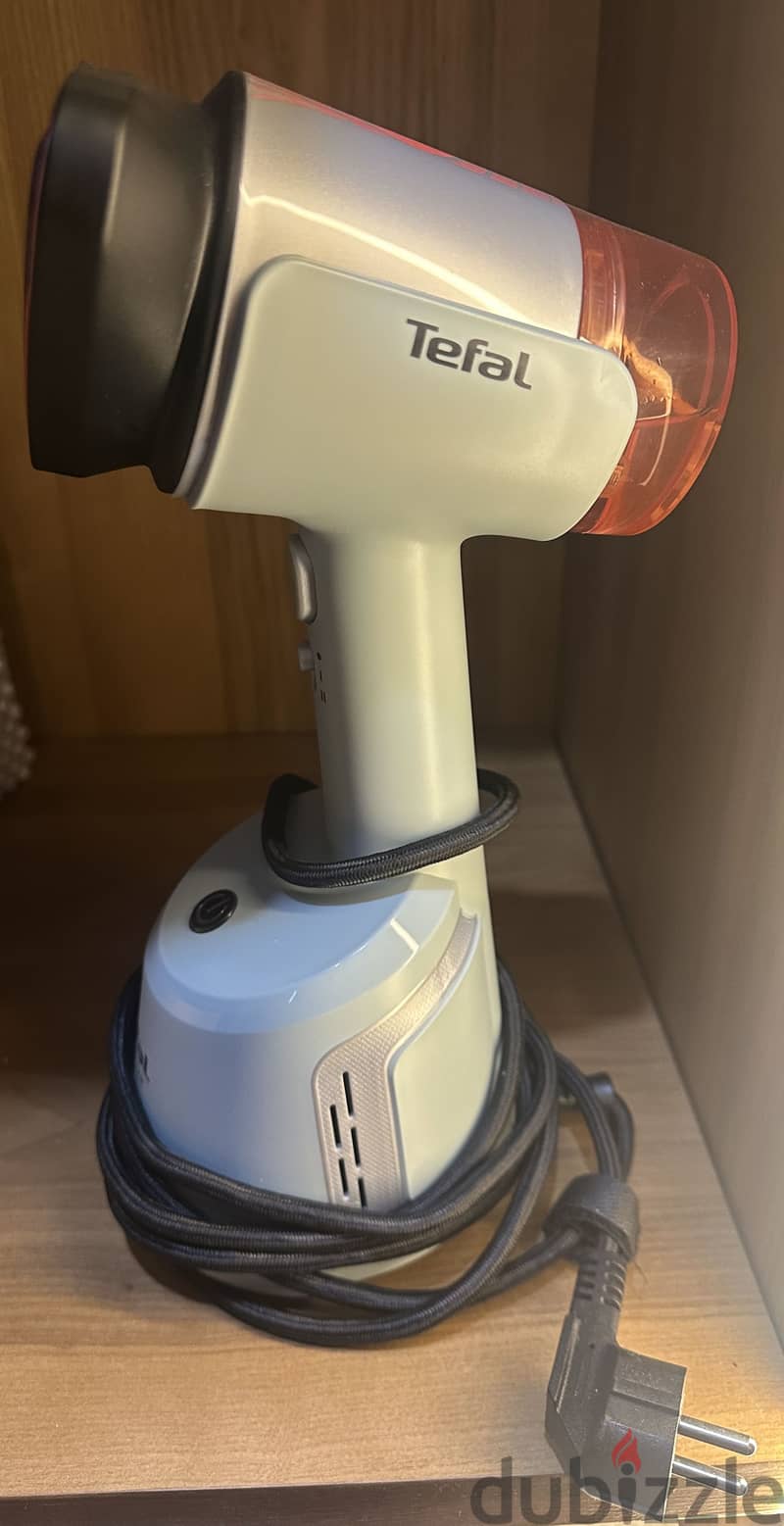 Tefal Handheld Garment Steamer 1
