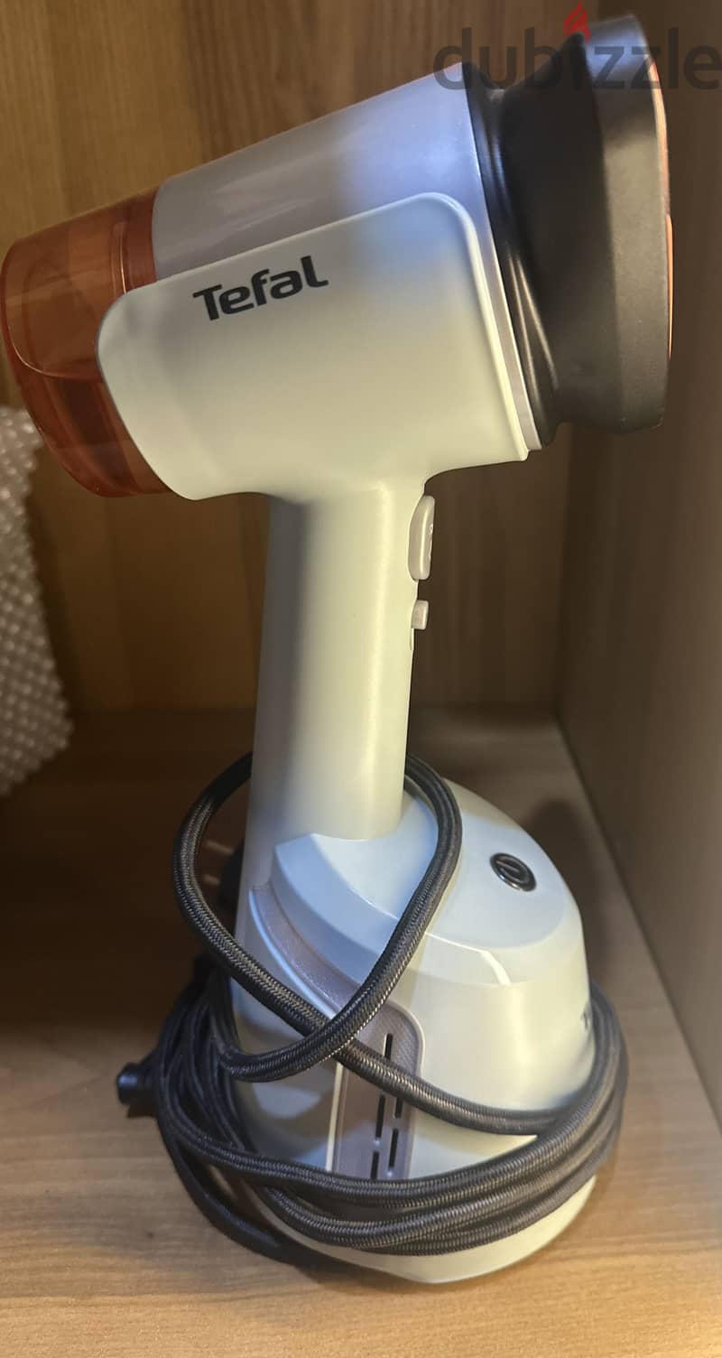 Tefal Handheld Garment Steamer 2