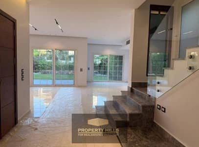 In view of the lakes, receive soon a spacious villa of 3 floors completely finished in Sheikh Zayed next to Emaar and Solana