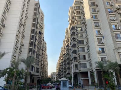 Apartment for rent in Bavaria Town Compound, Zahra Maadi, Super Lux, 175m, distinctive layout and very special price