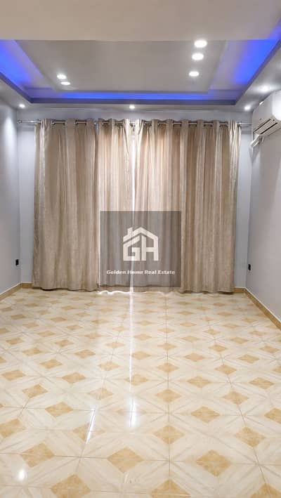 Apartment for rent with kitchen and air conditioning in the first phase, opposite Hyper One, with an area of 170 square meters, super deluxe finishing