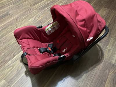 ‏Car seat Joie, used like new كار سيت - كرسي أطفال للعربية